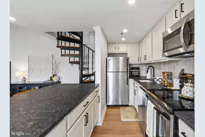 627 N 18th Street #304, Philadelphia, PA 19130 - Photo 7