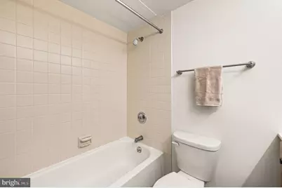 2018 Walnut Street #5B, Philadelphia, PA 19103 - Photo 17