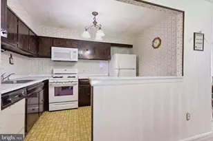 4201 Chalfont Pl, Philadelphia, PA 19154 - Photo 5