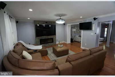 8905 Springview Road, Philadelphia, PA 19115 - Photo 15