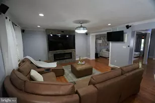8905 Springview Rd, Philadelphia, PA 19115 - Photo 15