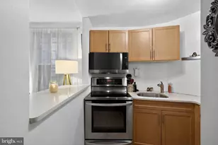 1431 Spruce St, Philadelphia, PA 19102 - Photo 7