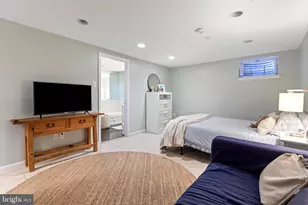 14 Newton St, Philadelphia, PA 19118 - Photo 21