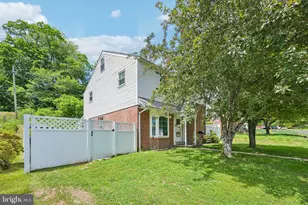 913 Lomond Ln, Philadelphia, PA 19128 - Photo 37