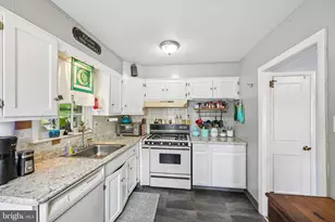 913 Lomond Ln, Philadelphia, PA 19128 - Photo 11