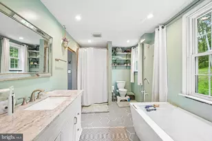 913 Lomond Ln, Philadelphia, PA 19128 - Photo 31