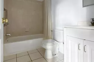 1701 Spruce St, Philadelphia, PA 19103 - Photo 3