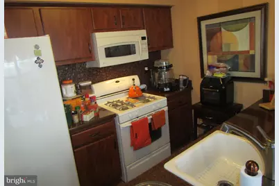 8409 Gibbs Place, Philadelphia, PA 19153 - Photo 15