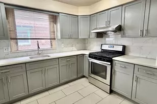 1827 Arnold St, Philadelphia, PA 19152 - Photo 9