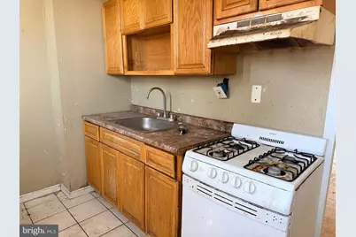 266 W Wellens Avenue, Philadelphia, PA 19120 - Photo 9