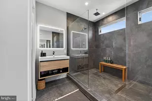 2040 Pemberton St, Philadelphia, PA 19146 - Photo 13