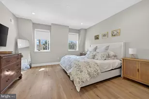 2040 Pemberton St, Philadelphia, PA 19146 - Photo 13