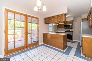 813 Green Valley Dr, Philadelphia, PA 19128 - Photo 11