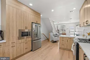 2117 Clymer St, Philadelphia, PA 19146 - Photo 3