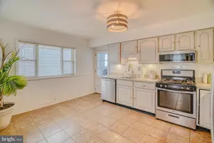 320 Hermitage St, Philadelphia, PA 19128 - Photo 11