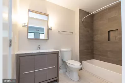 938 New Market Street #304, Philadelphia, PA 19123 - Photo 15