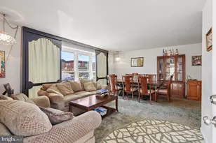 2127 Hoffnagle St, Philadelphia, PA 19152 - Photo 3