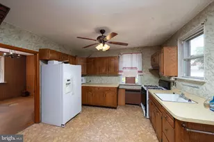 1323 Longshore Ave, Philadelphia, PA 19111 - Photo 11