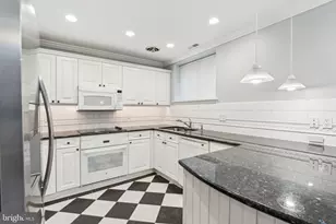 2028 Arch St, Philadelphia, PA 19103 - Photo 9