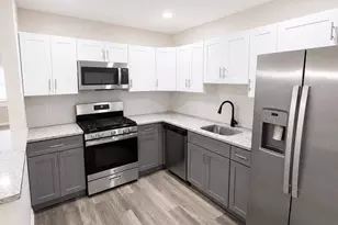 2411 Tremont St, Philadelphia, PA 19115 - Photo 5