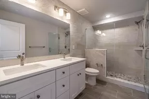 2147 Christian St, Philadelphia, PA 19146 - Photo 11
