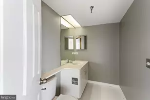 2001 Hamilton St, Philadelphia, PA 19130 - Photo 17