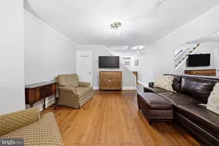 2245 Pemberton St, Philadelphia, PA 19146 - Photo 11