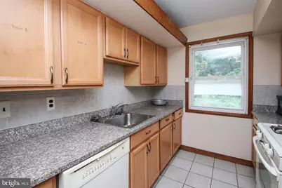 2734 W Country Club Road, Philadelphia, PA 19131 - Photo 11