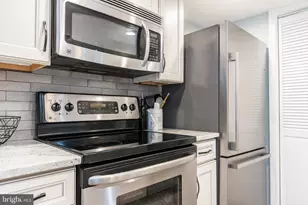 136 N 2nd St, Philadelphia, PA 19106 - Photo 9