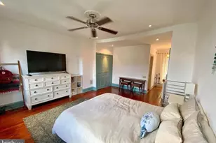 870 N 26th St, Philadelphia, PA 19130 - Photo 9