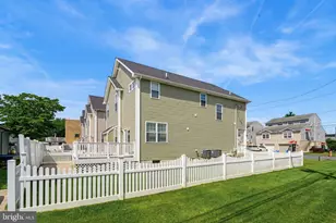 9241 Cambridge St, Philadelphia, PA 19114 - Photo 5