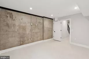 1518 S Bambrey St, Philadelphia, PA 19146 - Photo 31