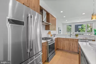 642 N 5th St, Philadelphia, PA 19123 - Photo 3