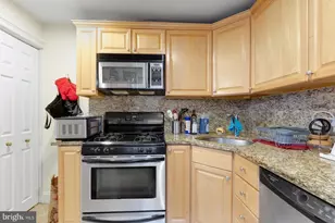 824 N Judson St, Philadelphia, PA 19130 - Photo 9