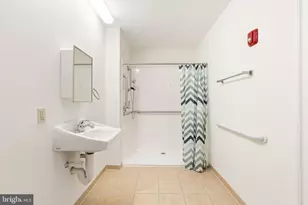 7040 Oxford Ave, Philadelphia, PA 19111 - Photo 5