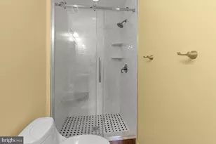 2476 Emerald St, Philadelphia, PA 19125 - Photo 15