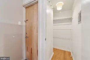 1029 Spruce St, Philadelphia, PA 19107 - Photo 9