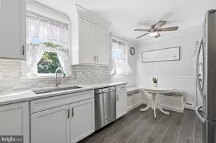 1025 Friendship St, Philadelphia, PA 19111 - Photo 9