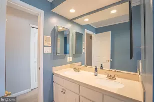 9223 Marsden St, Philadelphia, PA 19114 - Photo 15