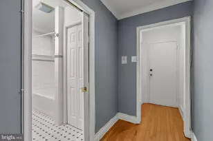 1910 Fairmount Ave, Philadelphia, PA 19130 - Photo 3