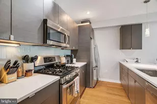 1637 Carpenter St, Philadelphia, PA 19146 - Photo 5