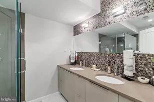 1637 Carpenter St, Philadelphia, PA 19146 - Photo 11