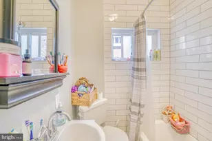 1035 Cantrell St, Philadelphia, PA 19148 - Photo 13