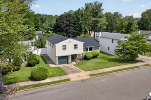 463 Pinewood Rd, Philadelphia, PA 19116 - Photo 1