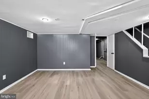 321 E Gorgas Ln, Philadelphia, PA 19119 - Photo 25