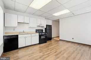 742 N 37th St, Philadelphia, PA 19104 - Photo 19