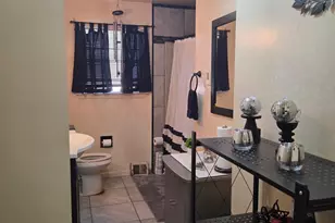 704 Princeton Ave, Philadelphia, PA 19111 - Photo 9