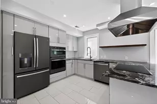 869 Corinthian Ave, Philadelphia, PA 19130 - Photo 3
