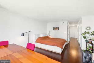 2018 Walnut St, Philadelphia, PA 19103 - Photo 9