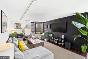 2018 Walnut St, Philadelphia, PA 19103 - Photo 5